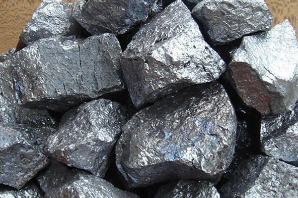 The role of ferroalloys in iron and steel smelting